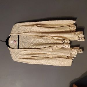 Pretty open cardigan with lace bottom